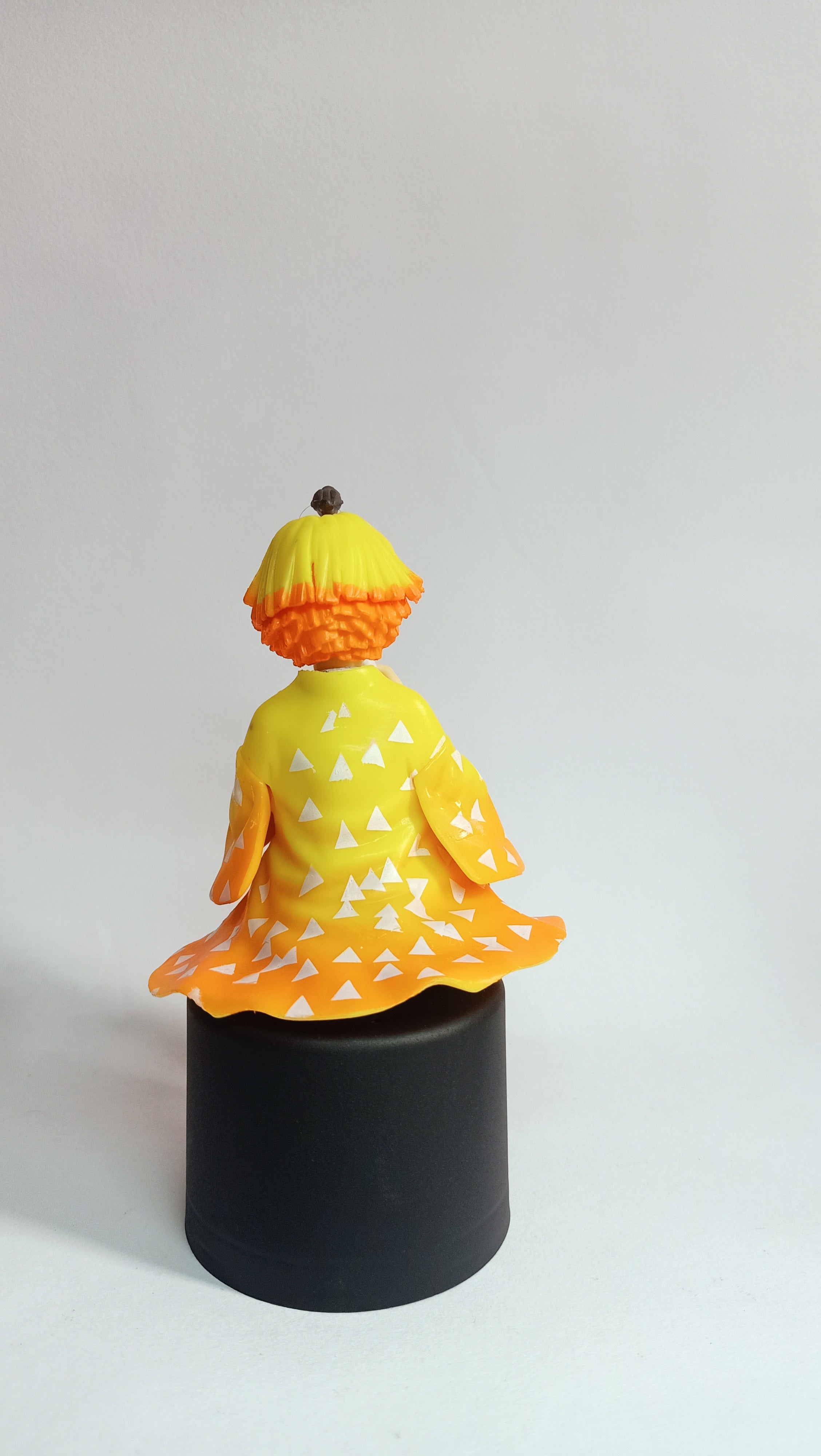 Demon Slayer – Zenitsu Agatsuma Collectible Figure